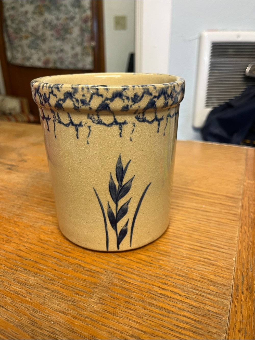 Vintage 1970’s 1qt high jar from the RRP Co.